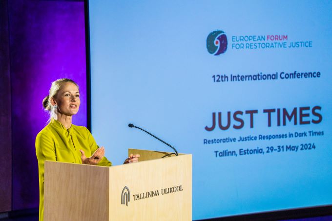 Justiitsministeeriumi kriminaalpoliitika asekantsler Laidi Surva esinemas lõpusõnadega